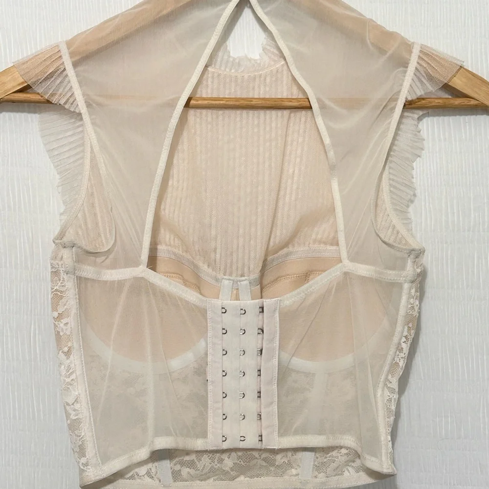Victoria's Secret Cream Lace Top - Picture 4 of 12